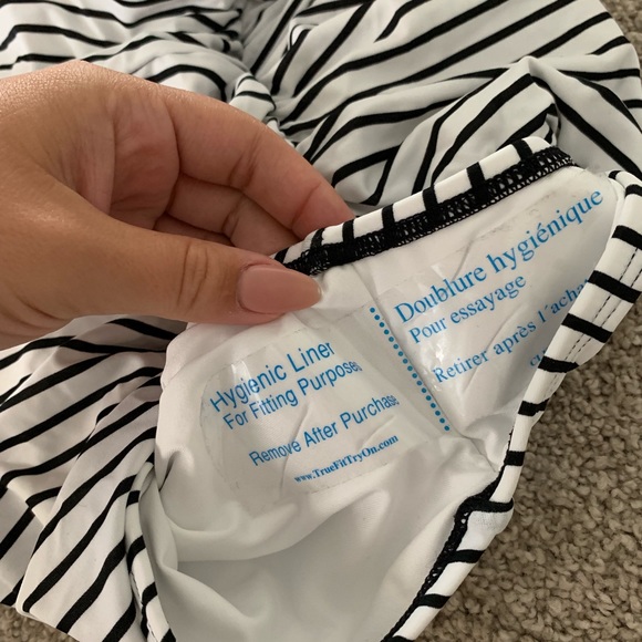 NWT Victoria’s Secret The Unforgettable One Piece - Picture 7 of 8